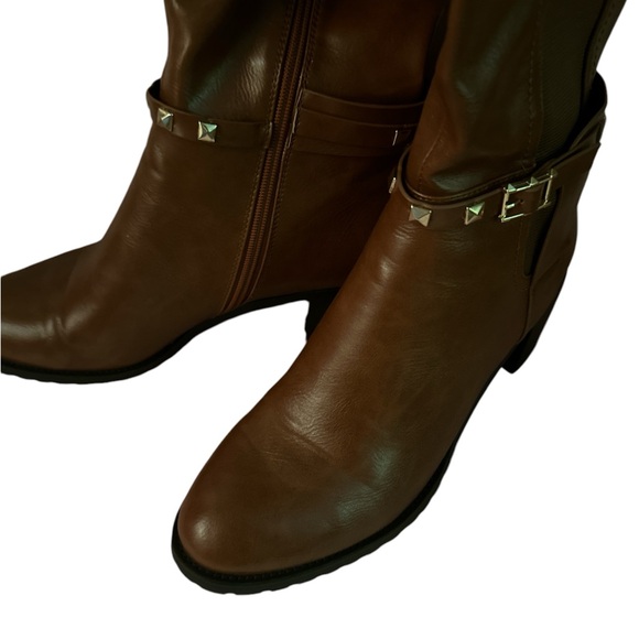 Womens knee high boots. Size 9 - Picture 5 of 7